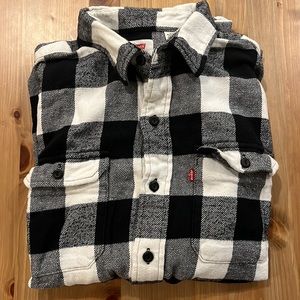 Levi’s Button Down Flannel in B&W | Size M | Men’s